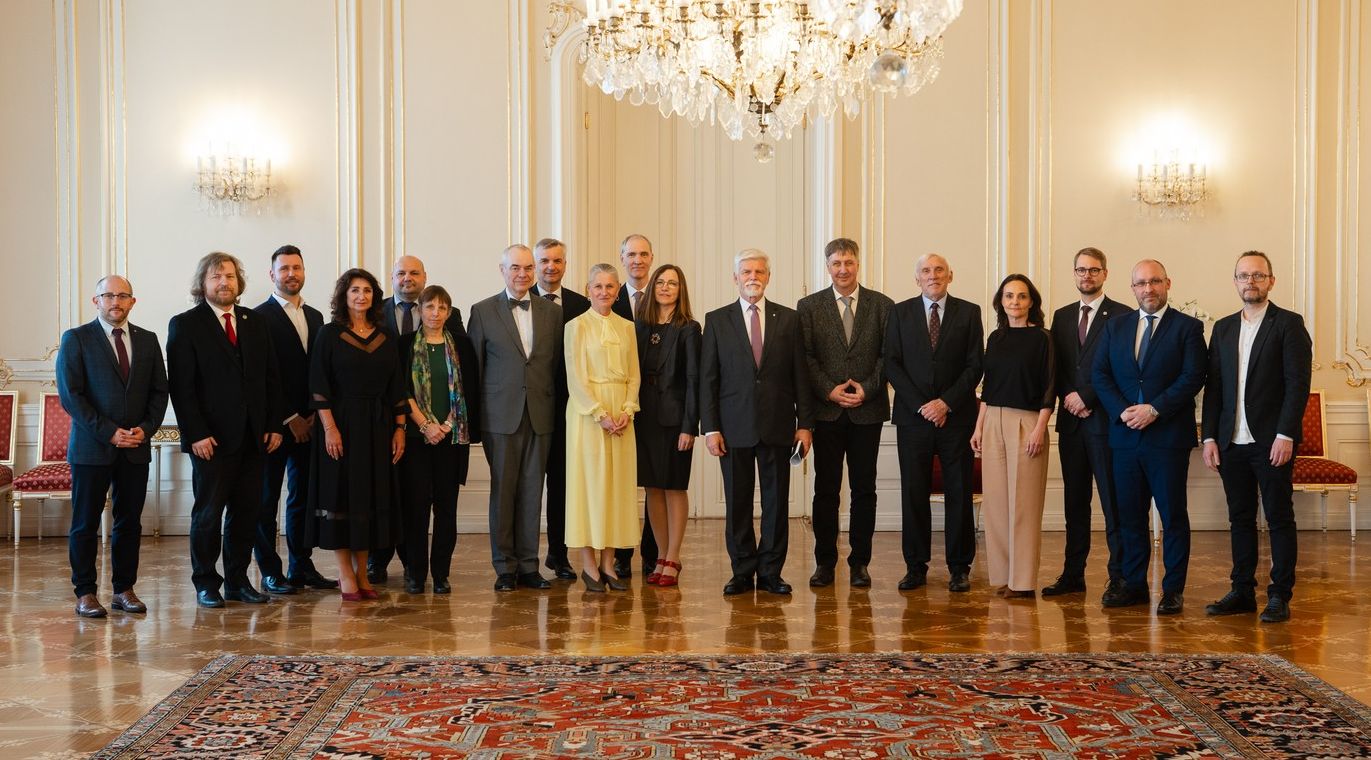 Kulatý stůl s prezidentem na téma Nerovnosti ve vzdělávání se zástupcem PF