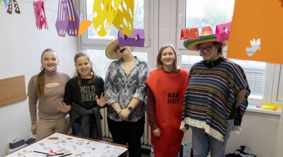 Studenti a studentky anglistiky PF UJEP vedli netradiční výuku žáků